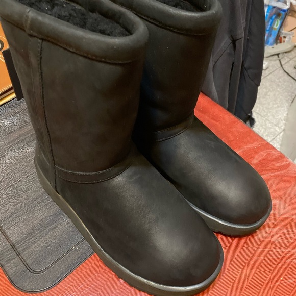 UGG WATERPROOF BLACK MIDCALF LEATHER NWOB 6 1/2 - Picture 7 of 11